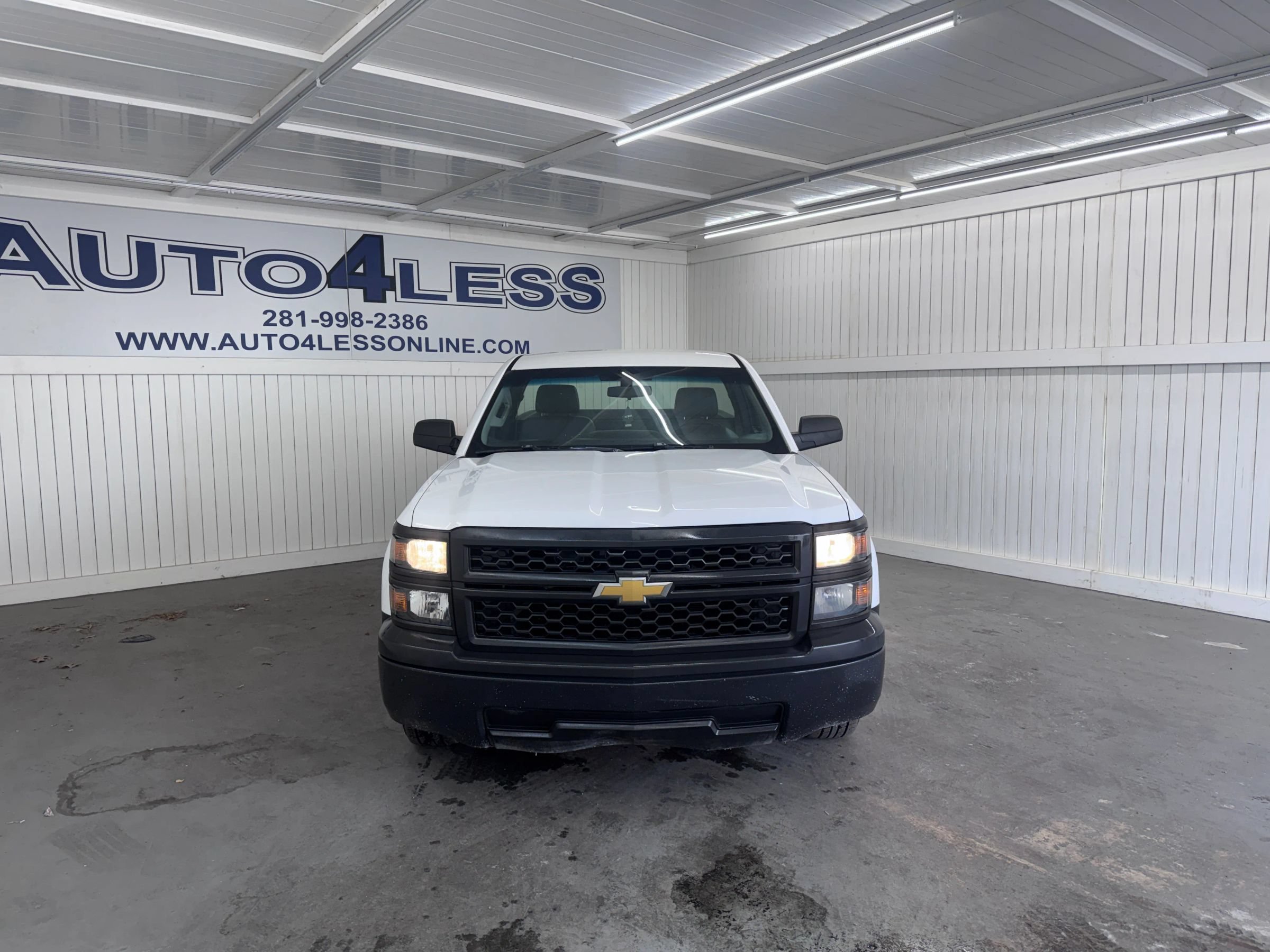 Used 2014 Chevrolet Silverado 1500 W/T RWD image 2