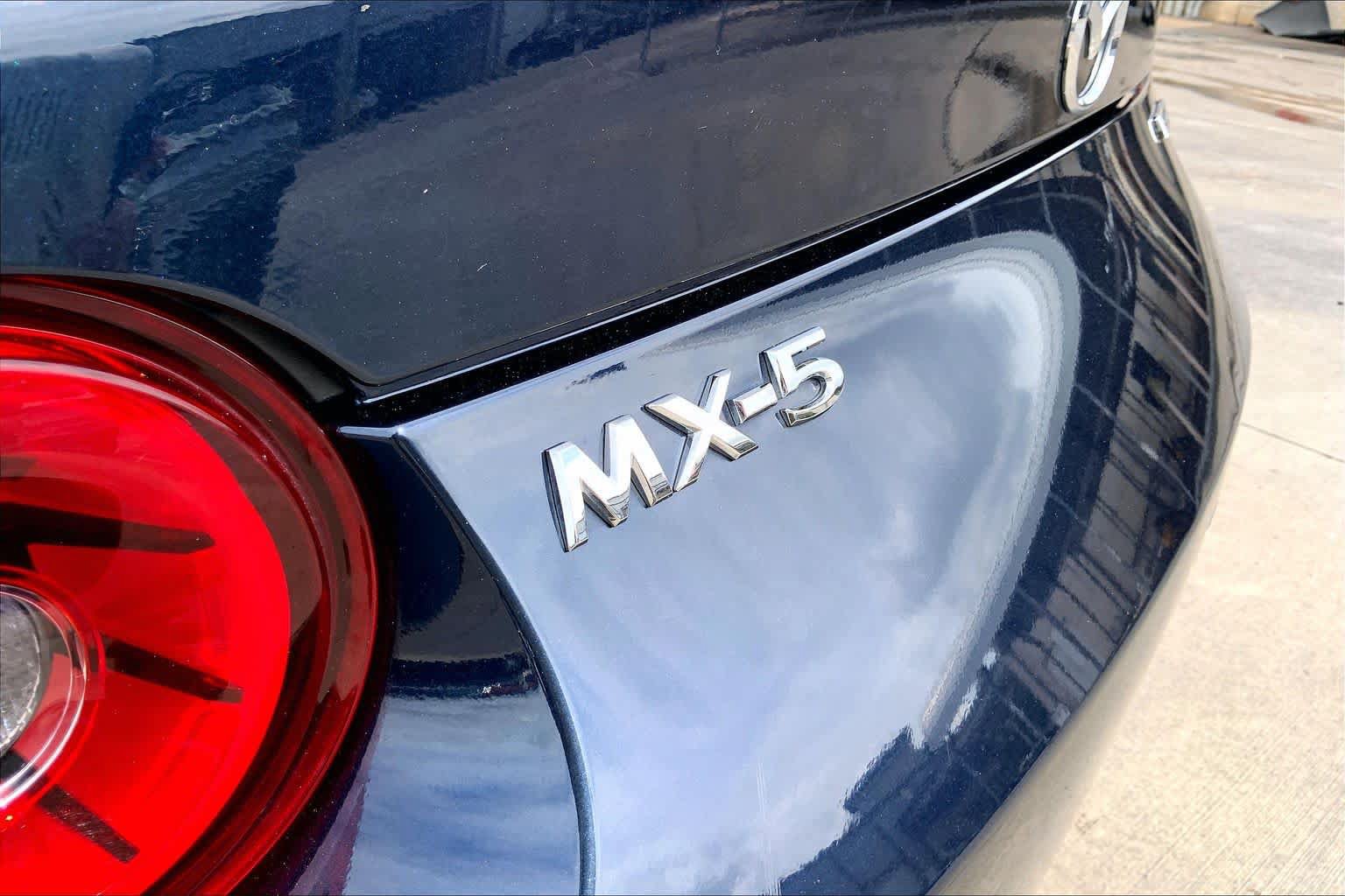 Used 2025 MAZDA MX-5 Miata RF Grand Touring RWD image 8