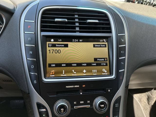 Used 2016 Lincoln MKX Reserve w/ Technology Package FWD image 17