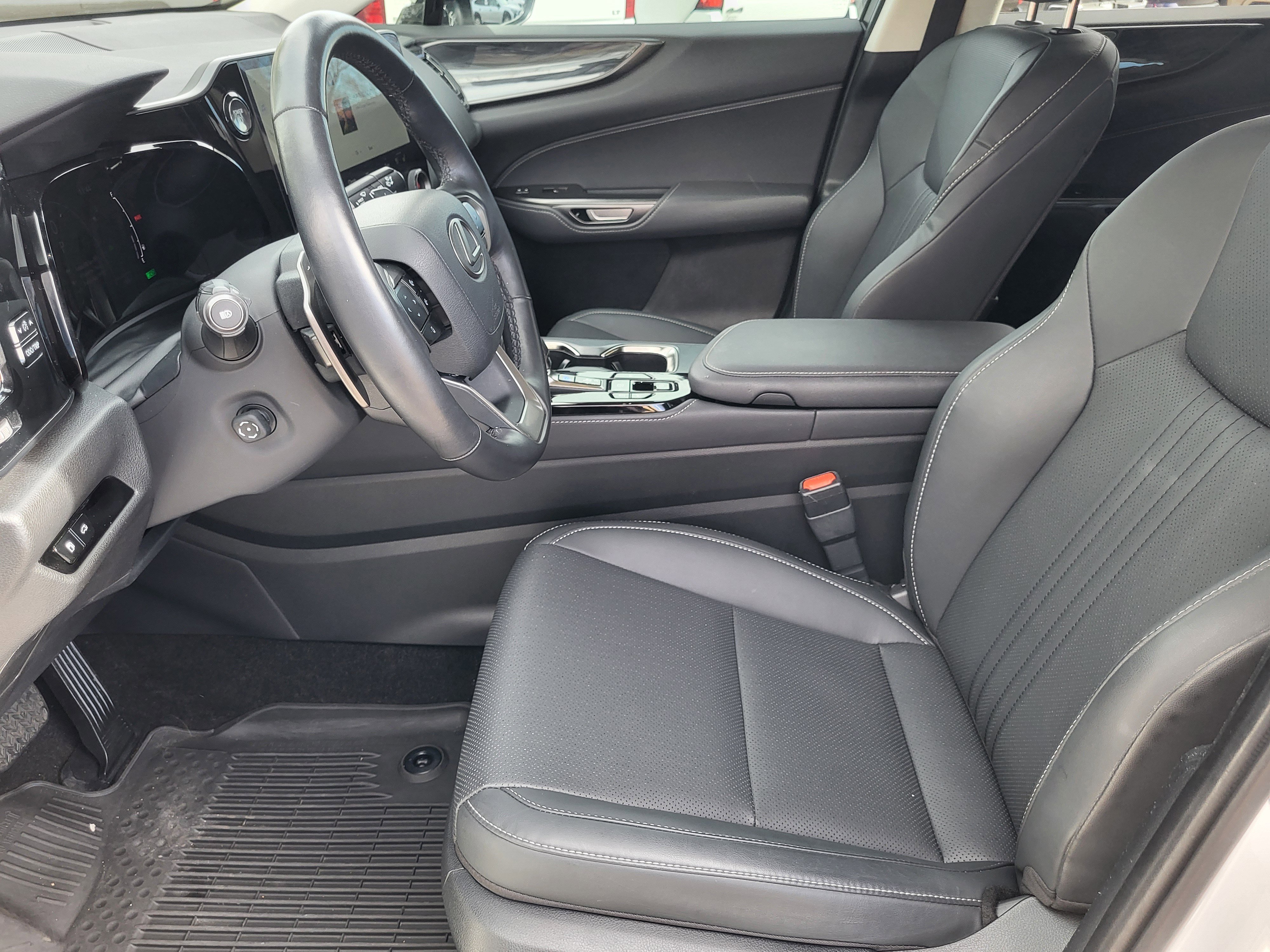 Used 2024 Lexus NX 350h AWD w/ Vision Package image 10