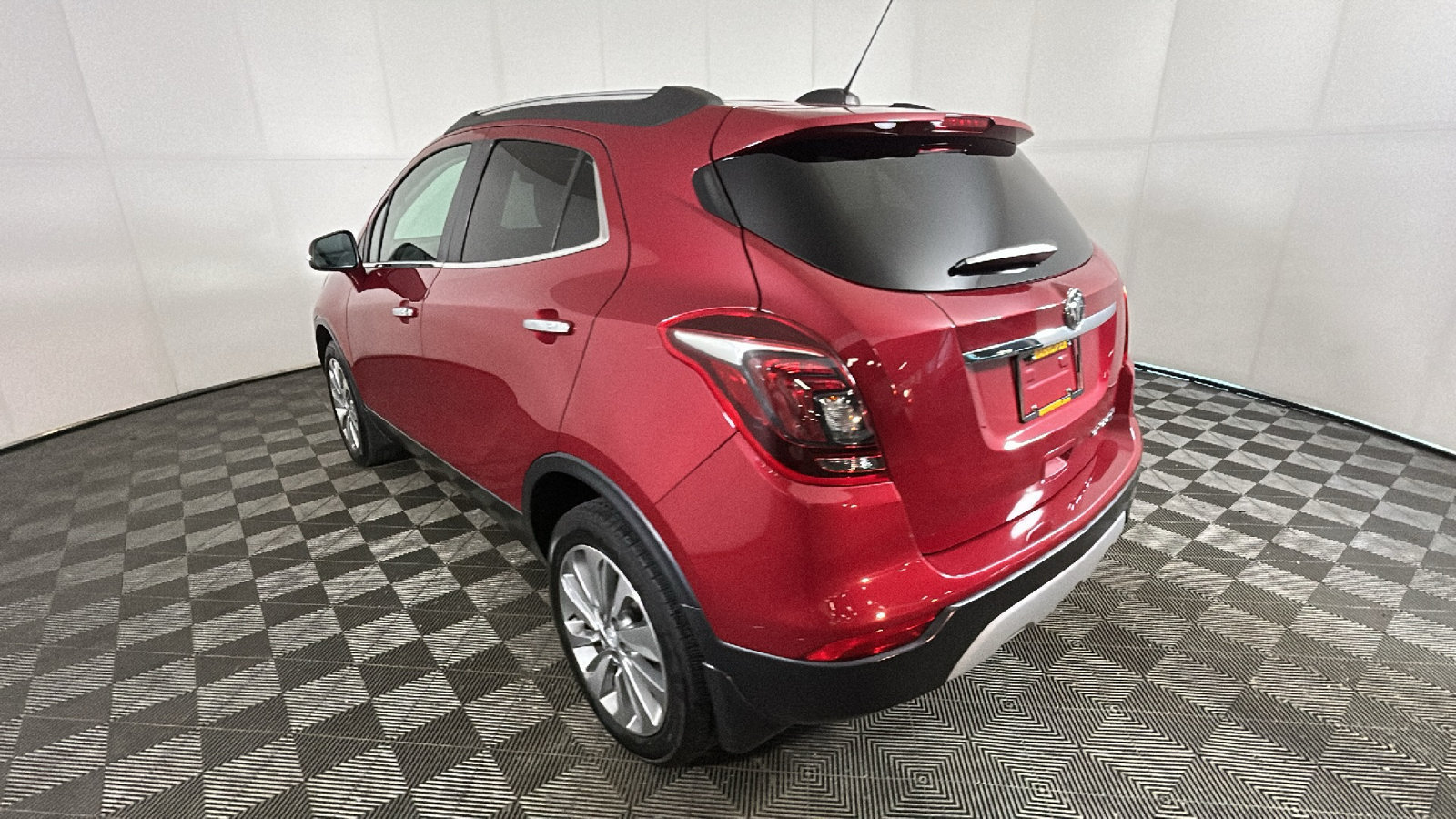Used 2019 Buick Encore Preferred AWD/4WD image 5