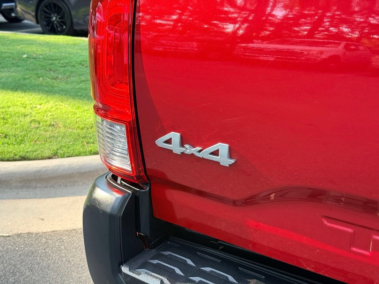 Used 2016 Toyota Tacoma SR AWD/4WD image 10