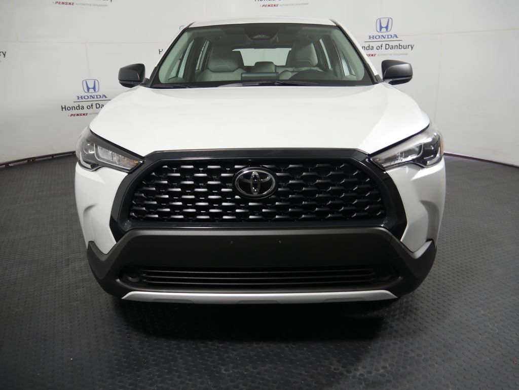 Used 2024 Toyota Corolla Cross L AWD/4WD image 2
