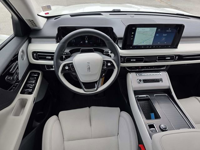 New 2025 Lincoln Aviator Reserve w/ Luxury Package image 6