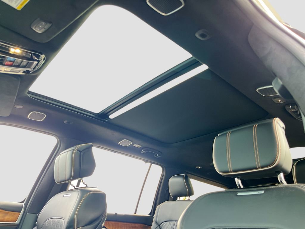 Certified 2024 Jeep Grand Wagoneer Series III AWD/4WD image 23