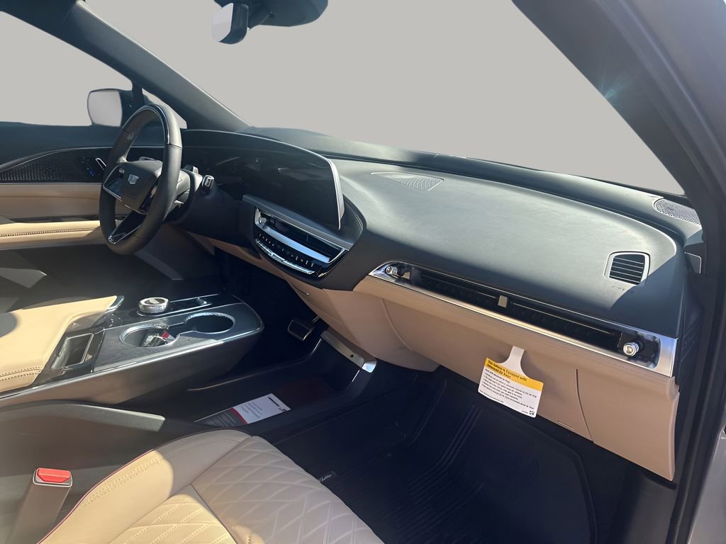 New 2026 Cadillac Lyriq Signature Luxury w/ Nappa Leather Package AWD/4WD image 13