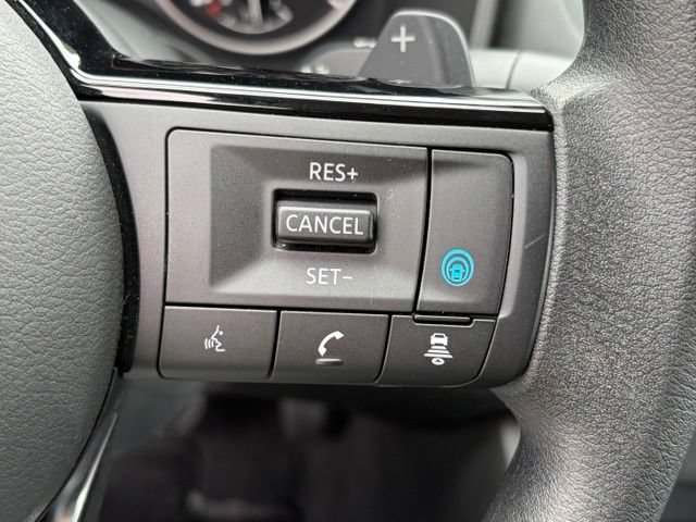 Used 2023 Nissan Rogue SV AWD/4WD image 18