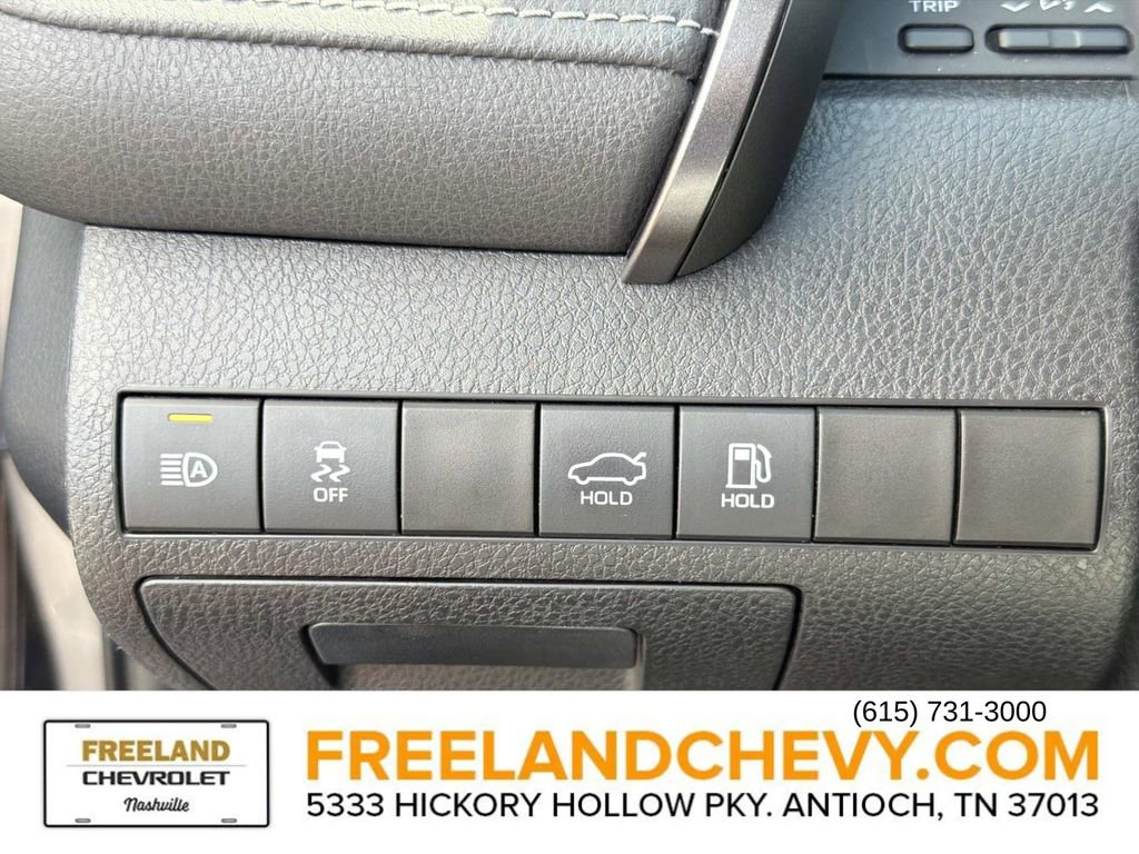 Used 2020 Toyota Camry SE image 28