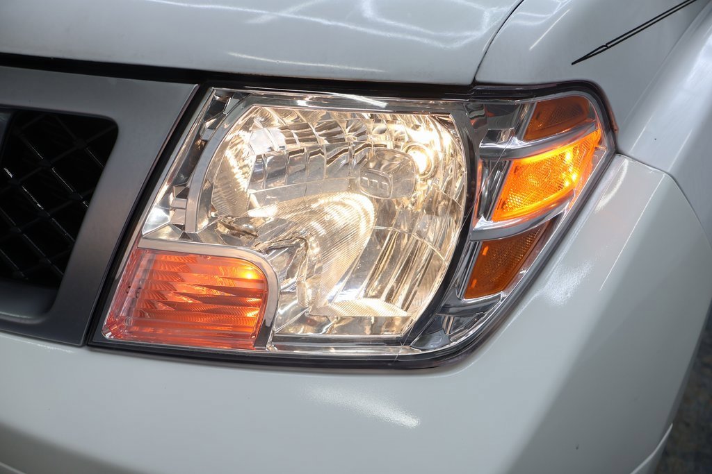 Used 2019 Nissan Frontier Desert Runner image 24