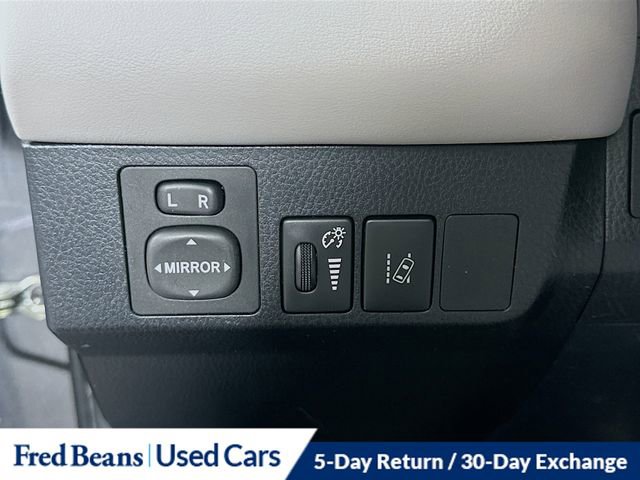 Used 2018 Toyota RAV4 Limited w/ Carpet Mat Package AWD/4WD image 8