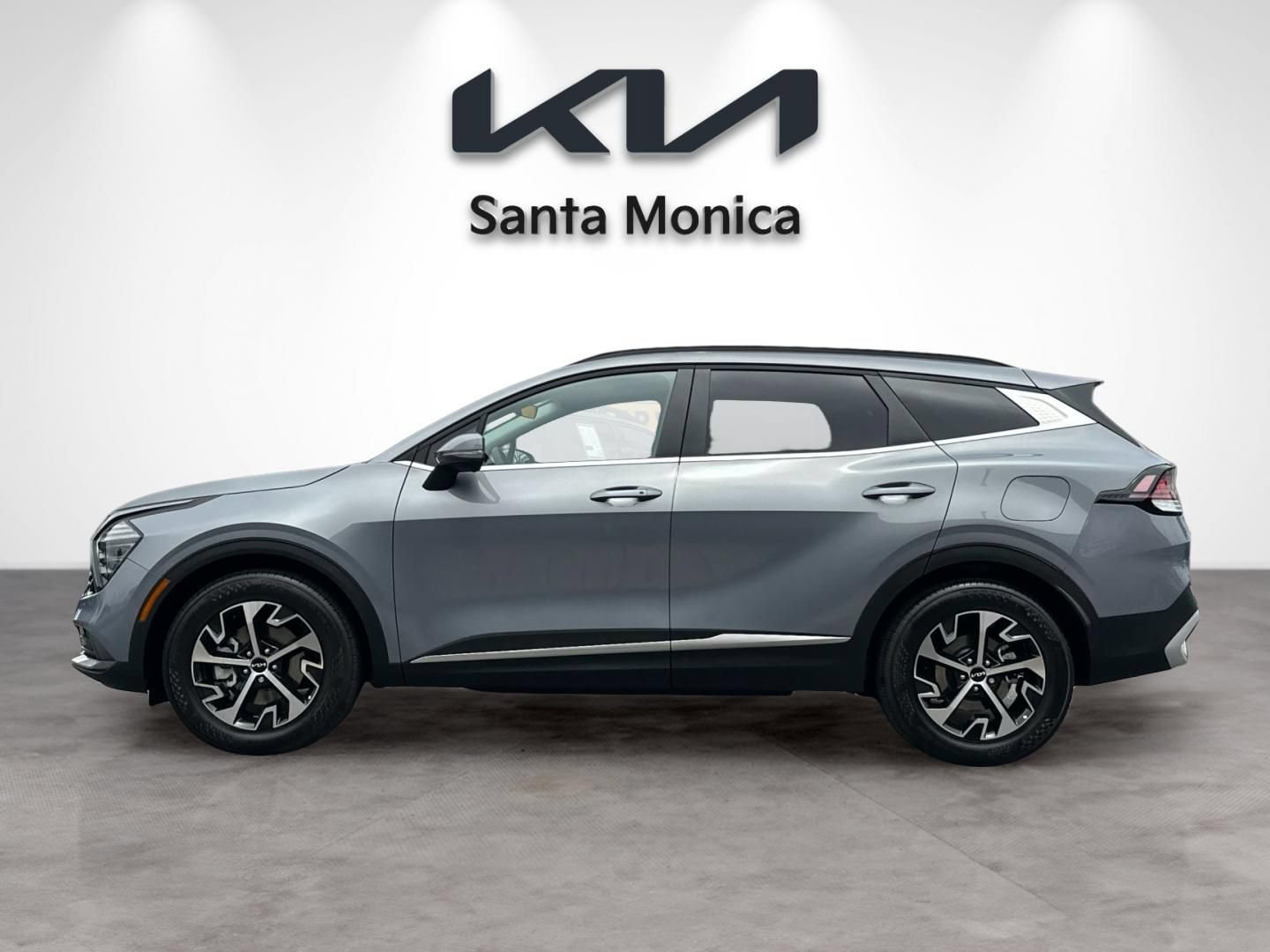 Used 2025 Kia Sportage EX w/ Premium Package FWD image 3
