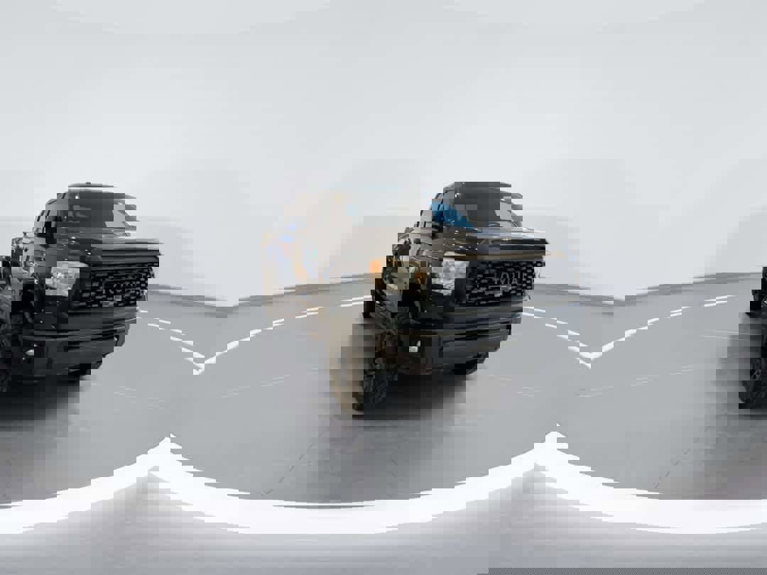 Used 2017 Toyota Tundra Limited w/ Limited Premium Package image 2