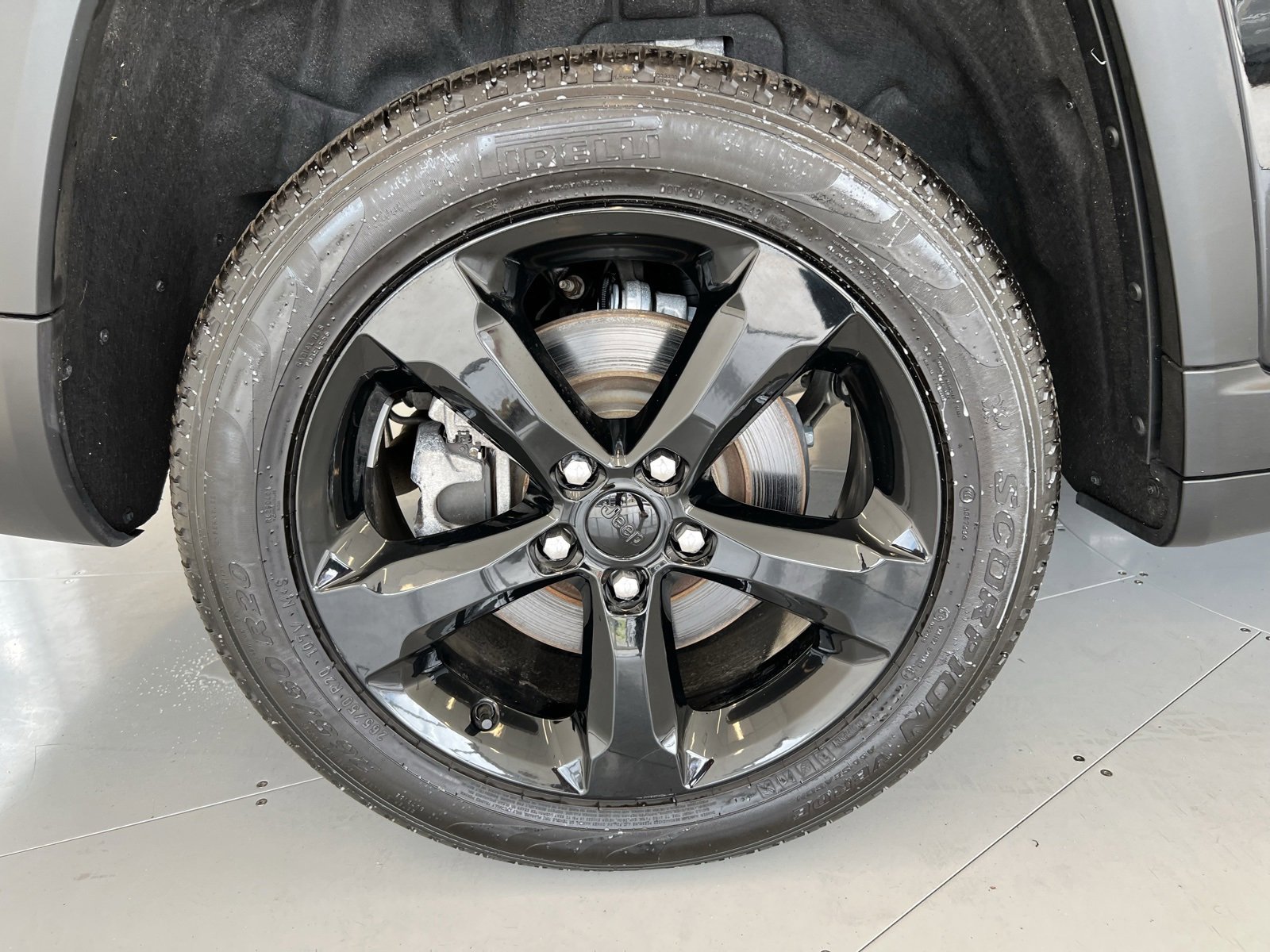 Used 2024 Jeep Grand Cherokee L Limited w/ Black Appearance Package image 64