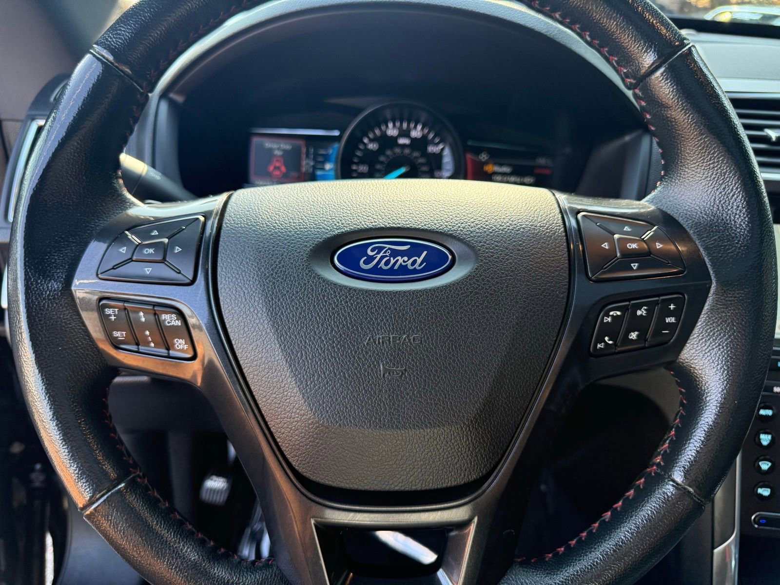 Used 2018 Ford Explorer Sport AWD/4WD image 31