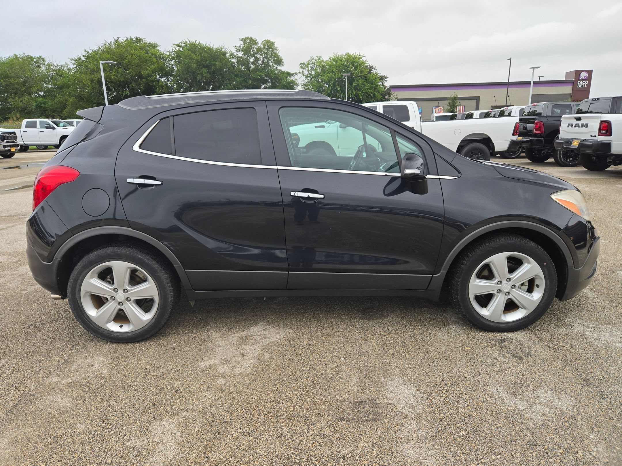 Used 2015 Buick Encore FWD image 2