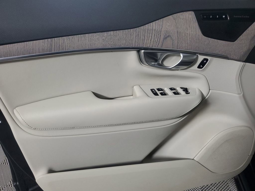 Certified 2024 Volvo XC90 T8 Plus w/ Protection Package image 23
