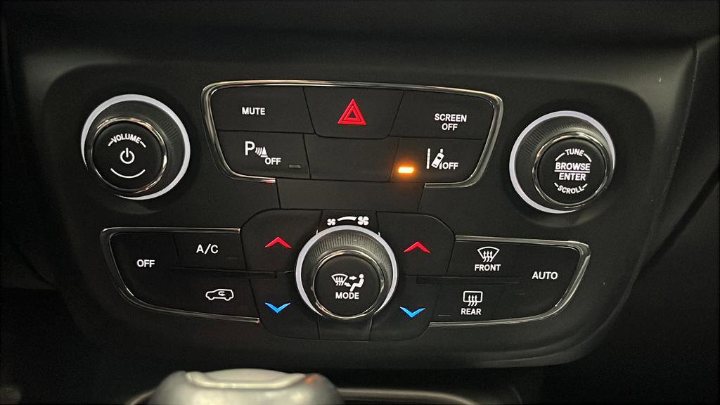 Used 2018 Jeep Compass Latitude w/ Popular Equipment Group AWD/4WD image 17