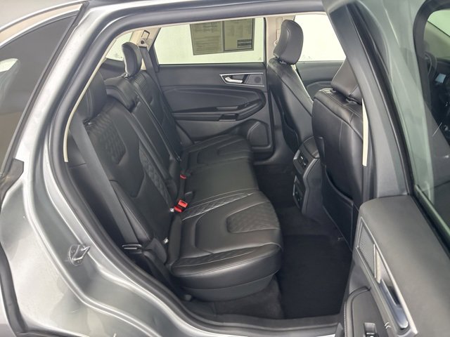 Used 2024 Ford Edge Titanium image 11