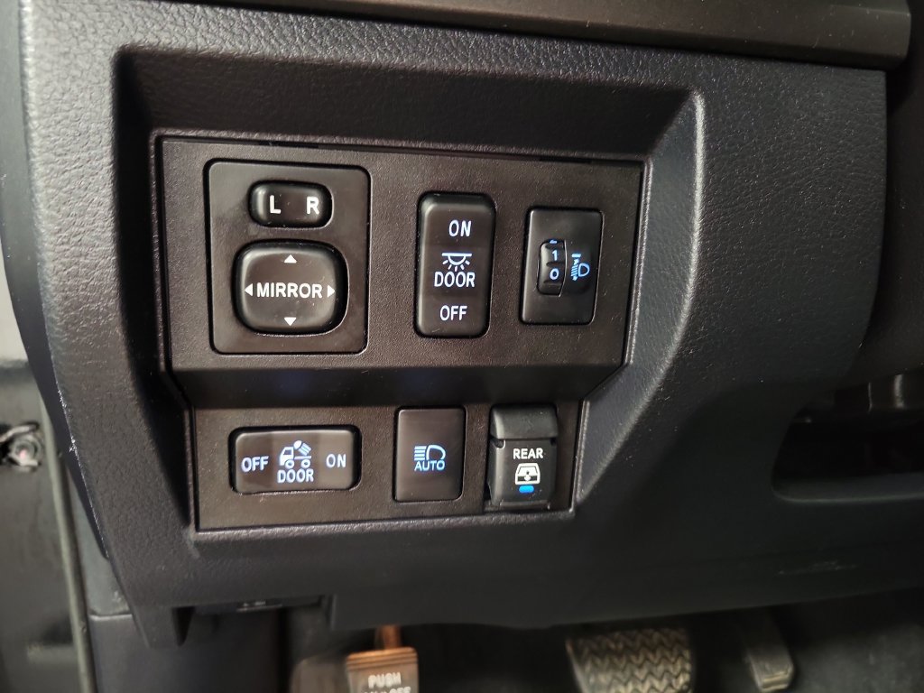 Used 2019 Toyota Tundra SR5 w/ SR5 Upgrade Package AWD/4WD image 28