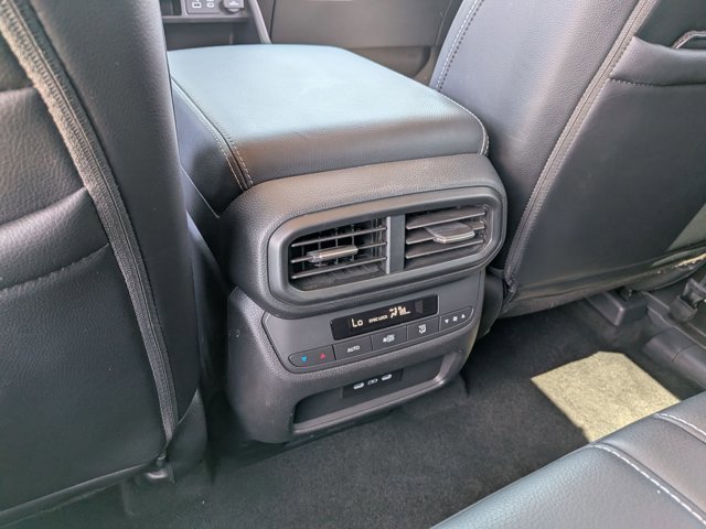 Used 2024 Honda Pilot Touring image 23