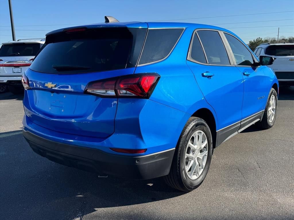 Used 2024 Chevrolet Equinox LS w/ LS Convenience Package image 3