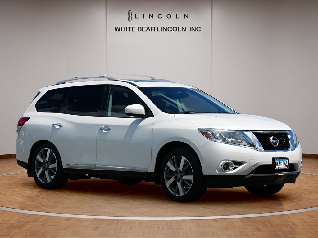 Used 2015 Nissan Pathfinder Platinum w/ Family Entertainment Package AWD/4WD image 3