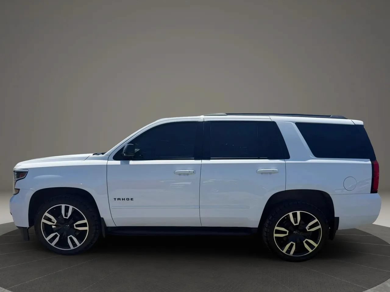 Used 2019 Chevrolet Tahoe Premier AWD/4WD image 8