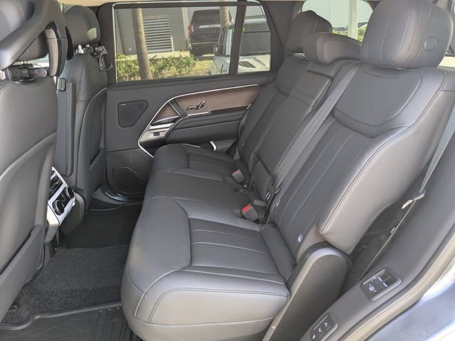 New 2026 Land Rover Range Rover Long Wheelbase SE image 9