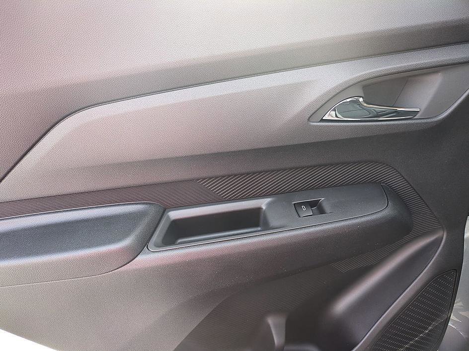 New 2027 Chevrolet Bolt RS FWD image 24