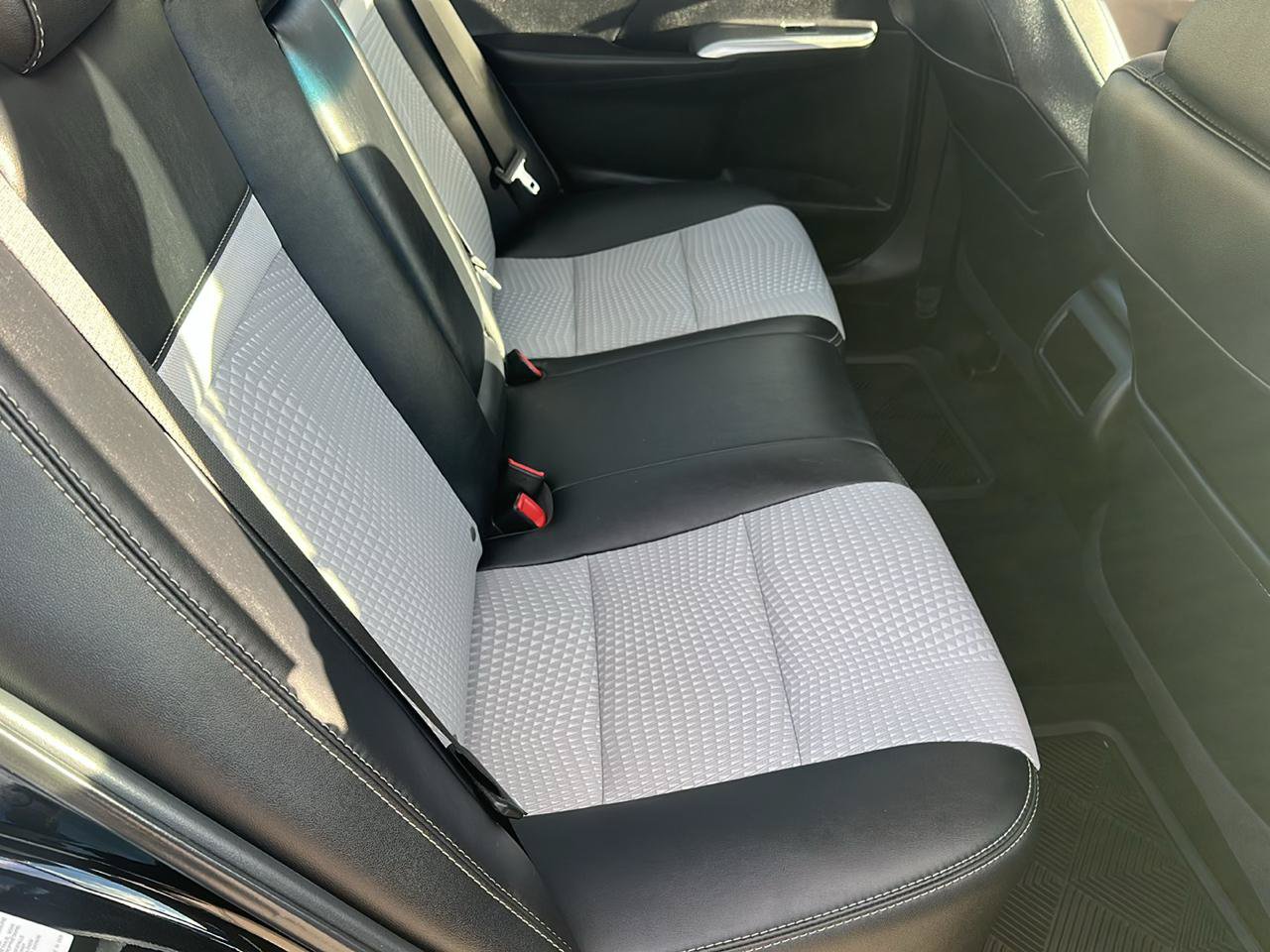Used 2014 Toyota Camry SE FWD image 21