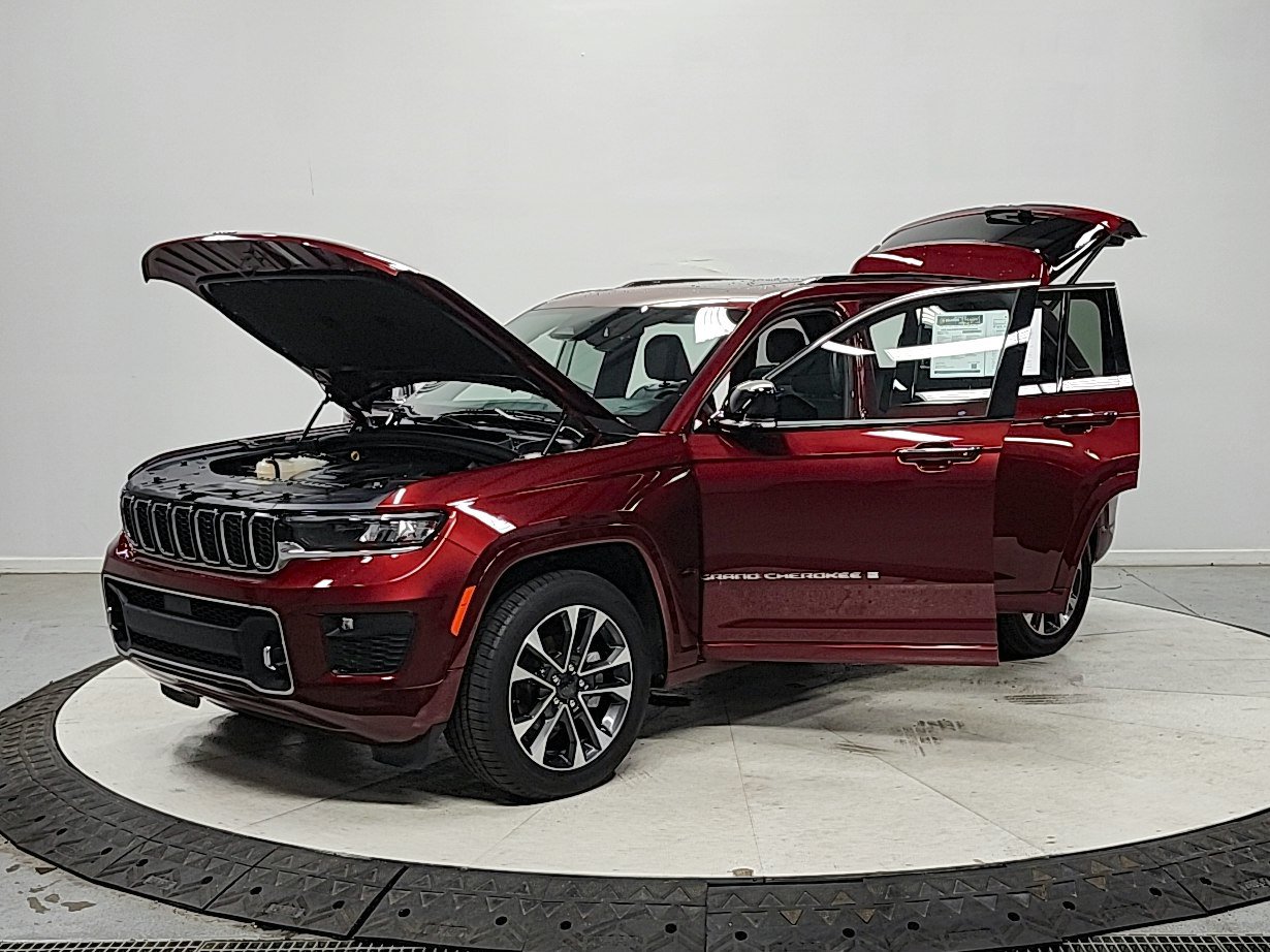 Used 2023 Jeep Grand Cherokee Overland AWD/4WD image 21