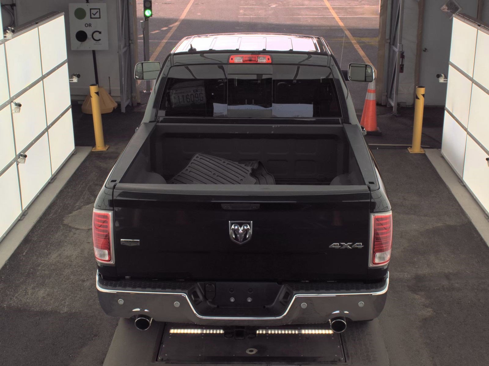 Used 2018 RAM 1500 Laramie w/ Convenience Group image 8