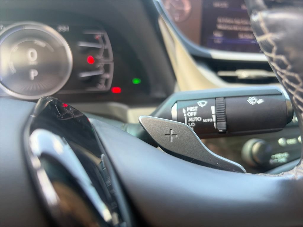 Used 2019 Lexus ES 300h w/ Premium Package FWD image 37
