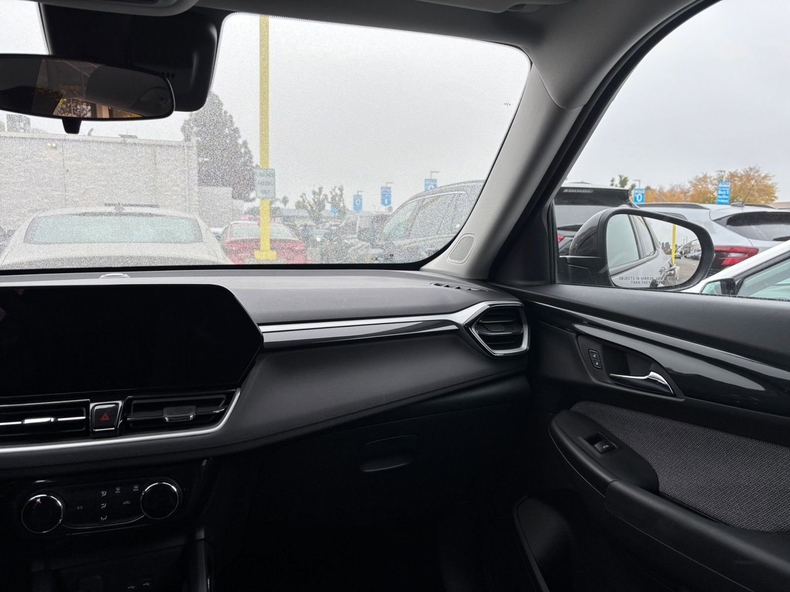 Used 2025 Chevrolet TrailBlazer LT image 33