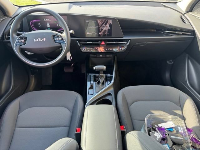 Used 2025 Kia Niro LX FWD image 41