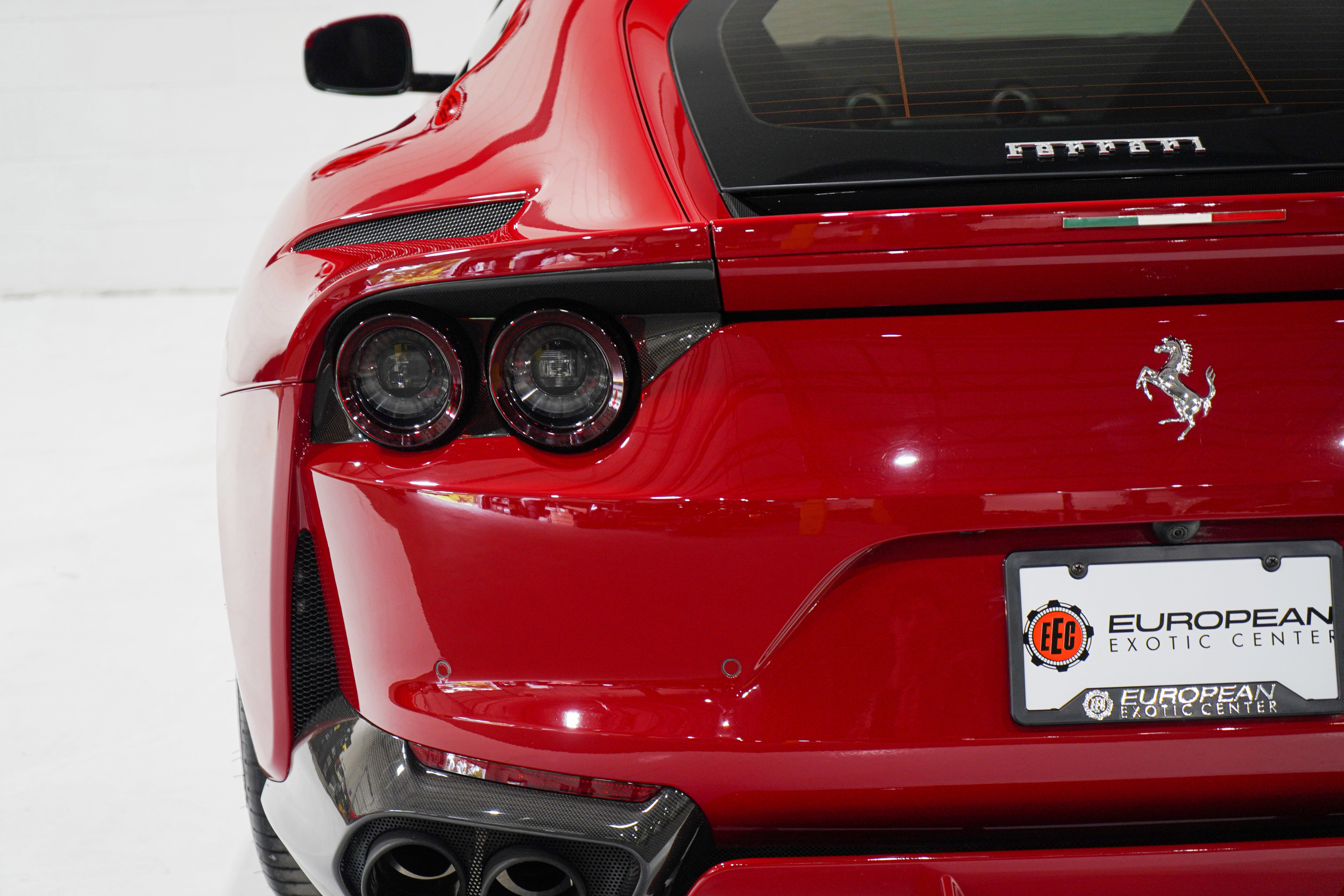 Used 2018 Ferrari 812 Superfast RWD image 36