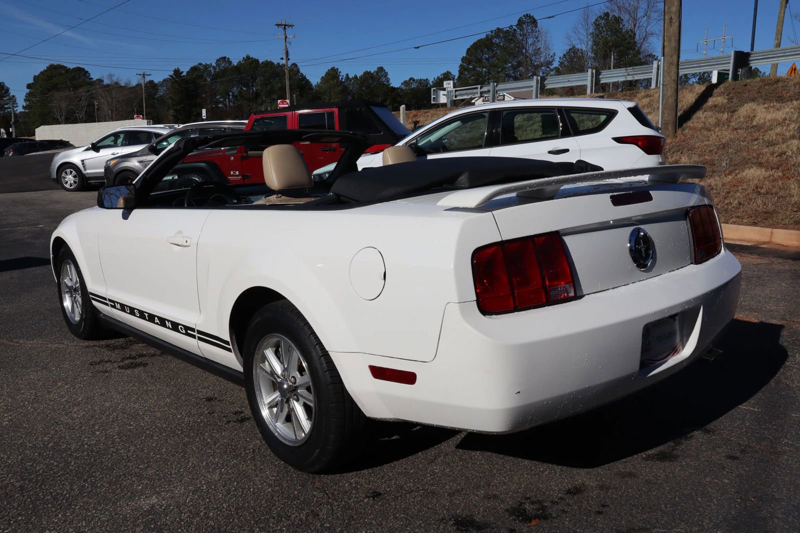 Used 2006 Ford Mustang Convertible image 4