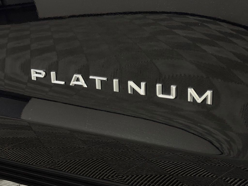 Used 2025 Ford Expedition Platinum w/ Driver's Package image 11