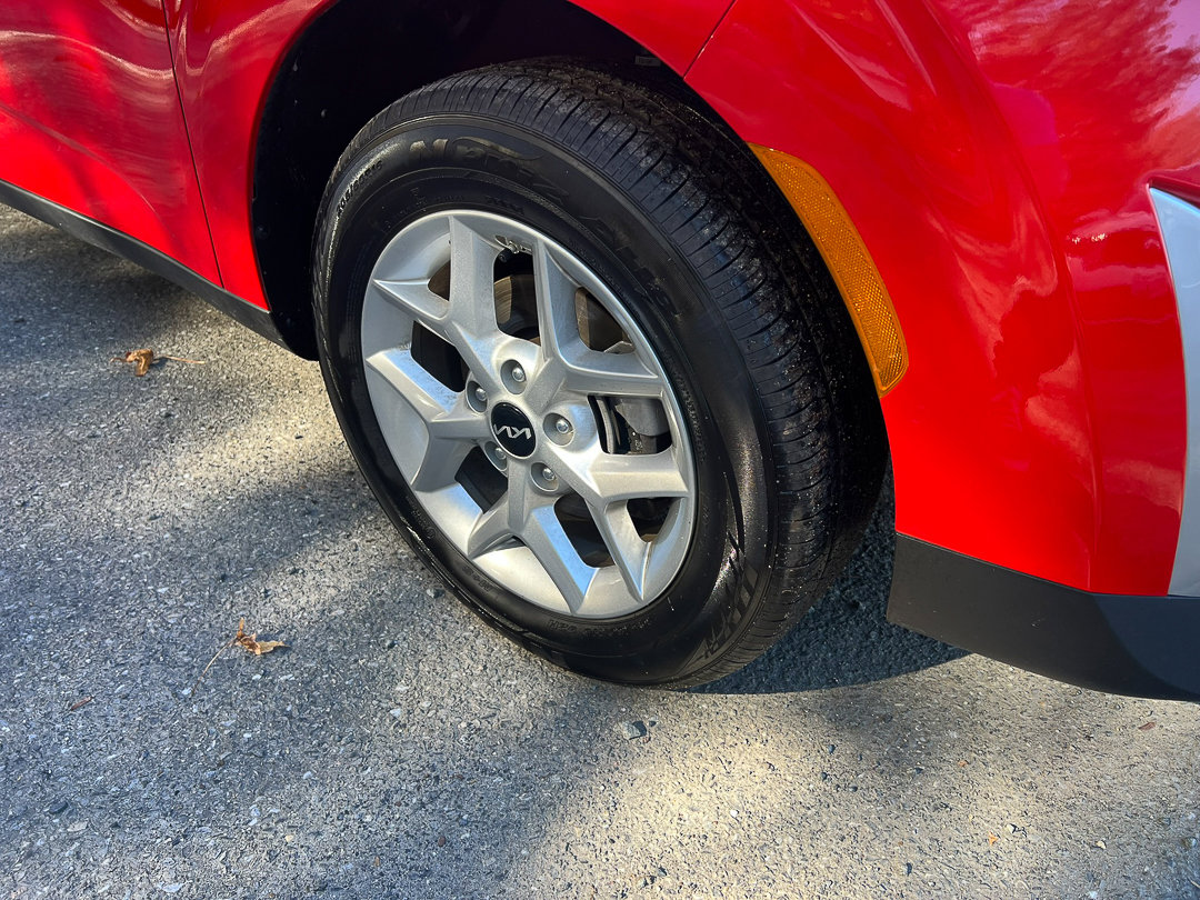 Used 2025 Kia Soul LX w/ LX Technology Package image 8