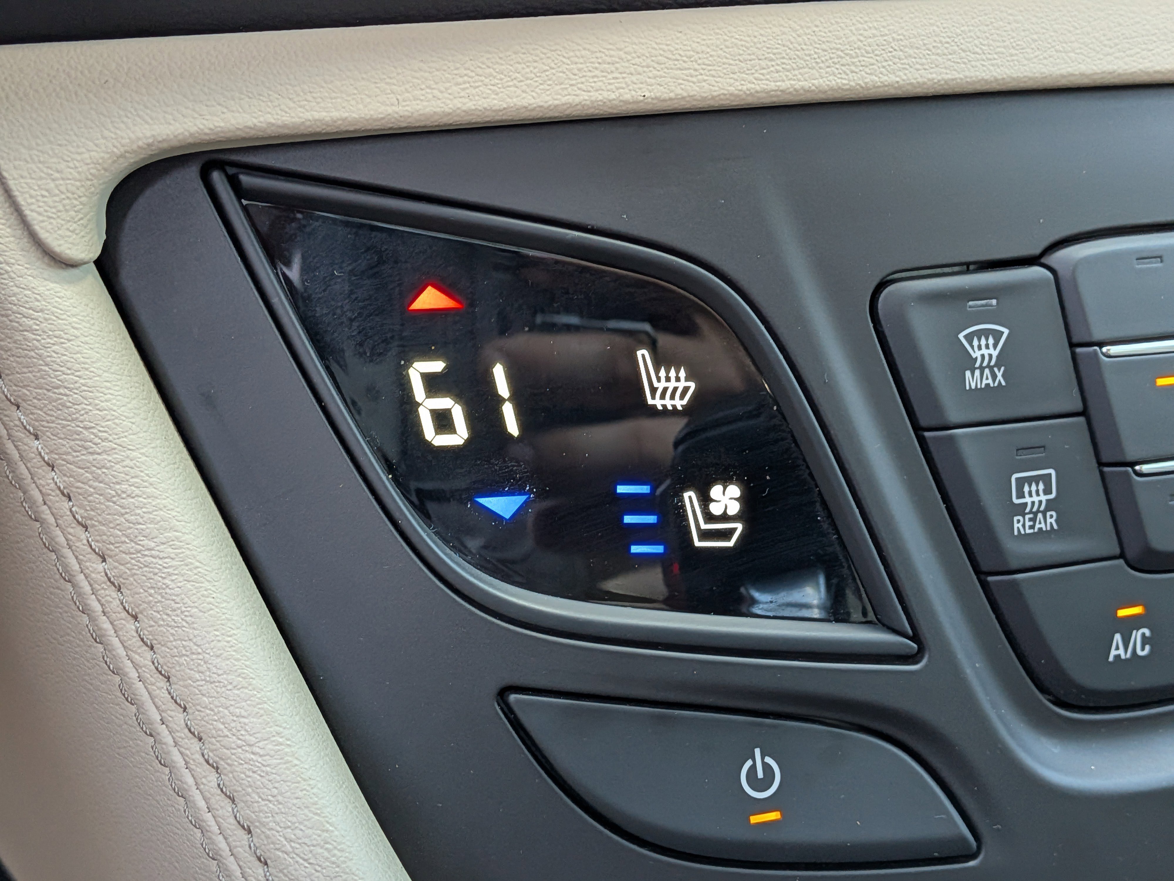 Used 2020 Buick Envision Premium w/ Driver Confidence Package image 31