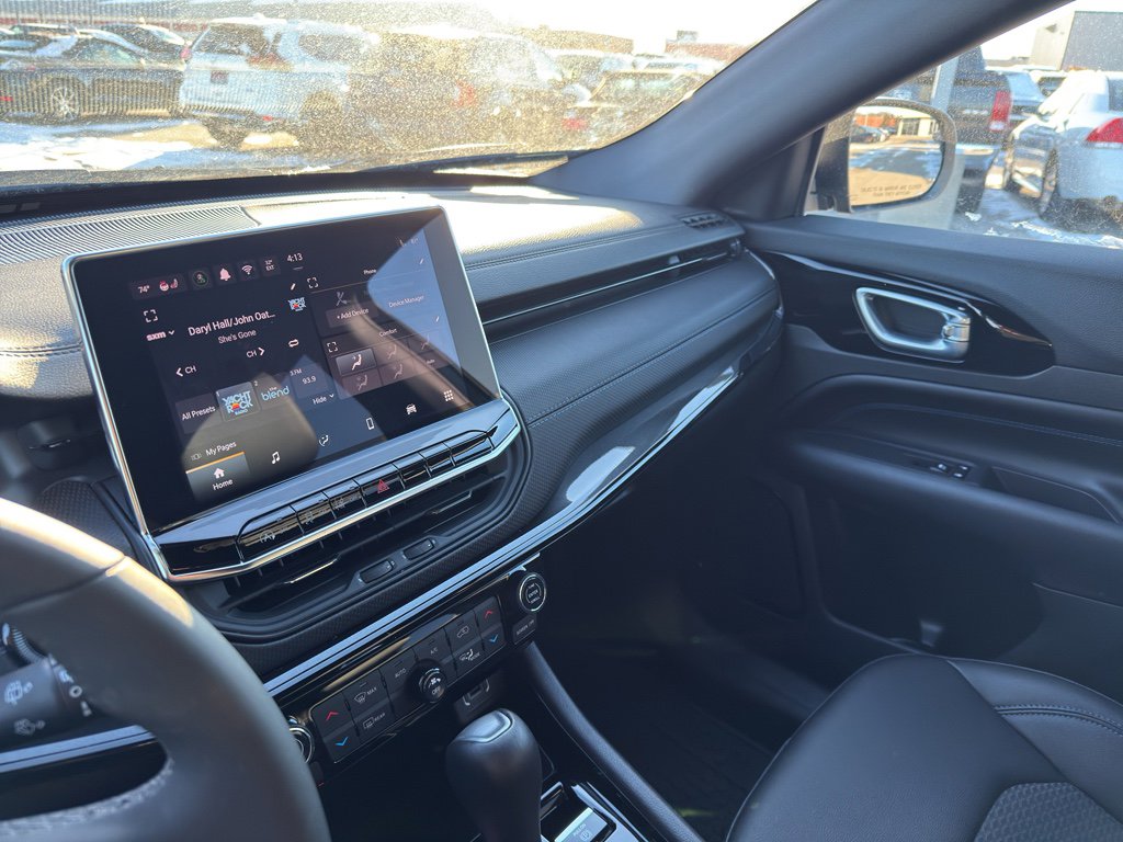 Used 2025 Jeep Compass Latitude w/ Convenience Group image 21