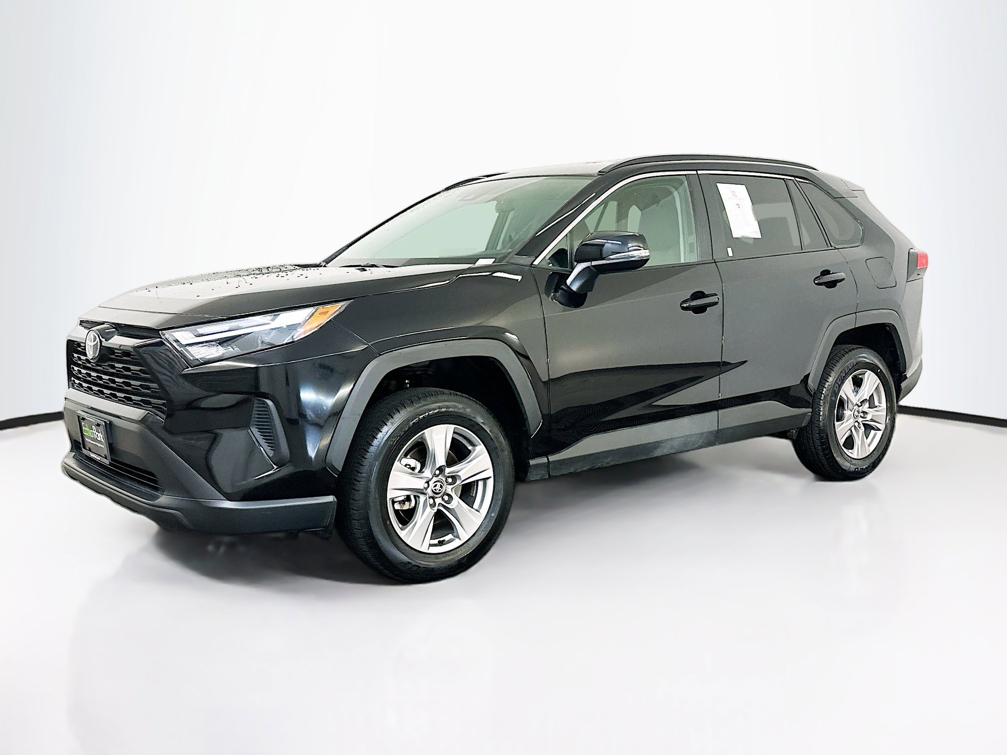 Used 2025 Toyota RAV4 XLE image 3