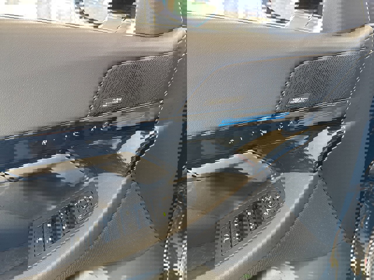 Certified 2025 BMW 530i xDrive 530i xDrive w/ Premium Package image 40