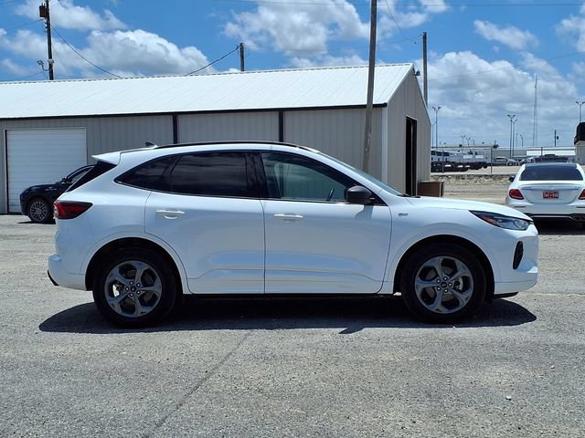 Used 2023 Ford Escape ST-Line AWD/4WD image 2