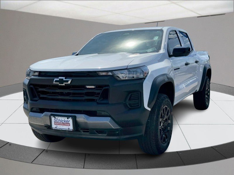 Used 2023 Chevrolet Colorado Trail Boss w/ Technology Package AWD/4WD image 8