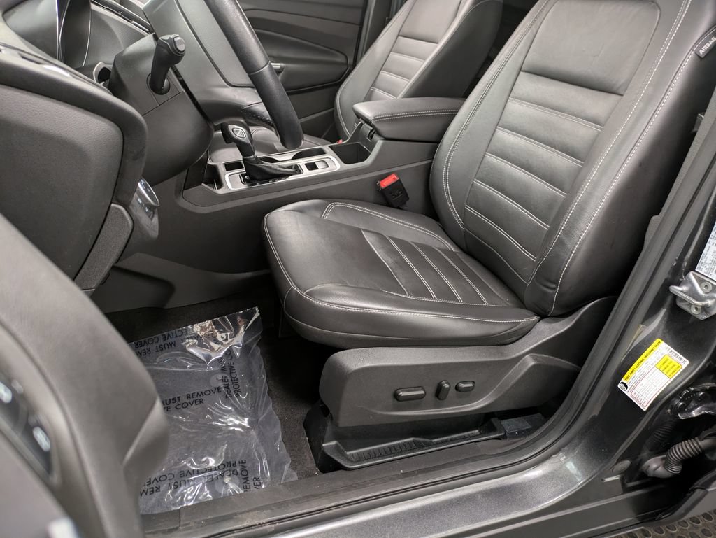 Used 2018 Ford Escape Titanium w/ Ford Safe & Smart Package AWD/4WD image 11