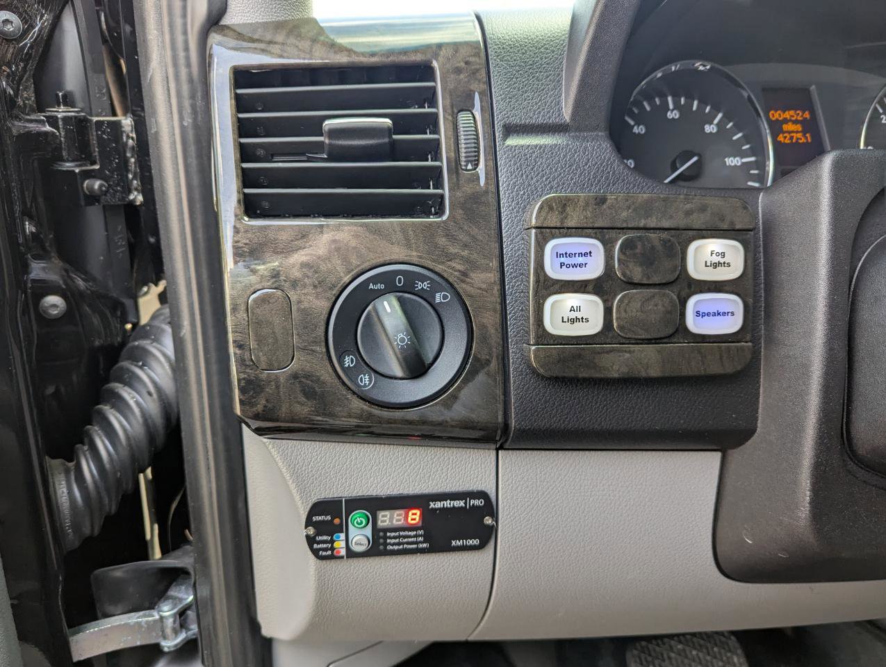 Used 2017 Mercedes-Benz Sprinter 2500 image 13