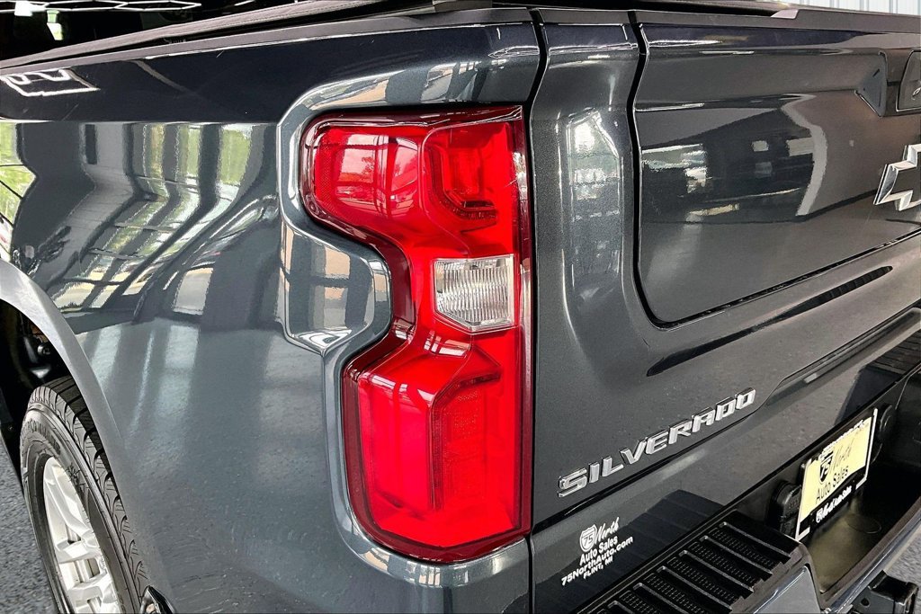 Used 2021 Chevrolet Silverado 1500 RST w/ Convenience Package II AWD/4WD image 23