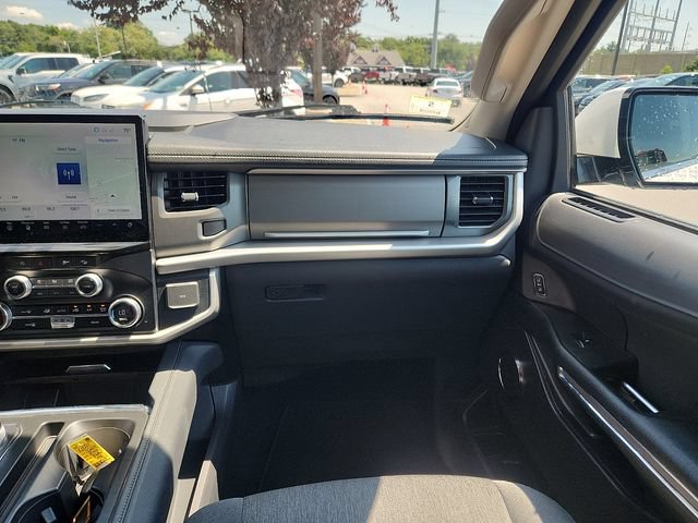 Certified 2024 Ford Expedition XLT AWD/4WD image 10