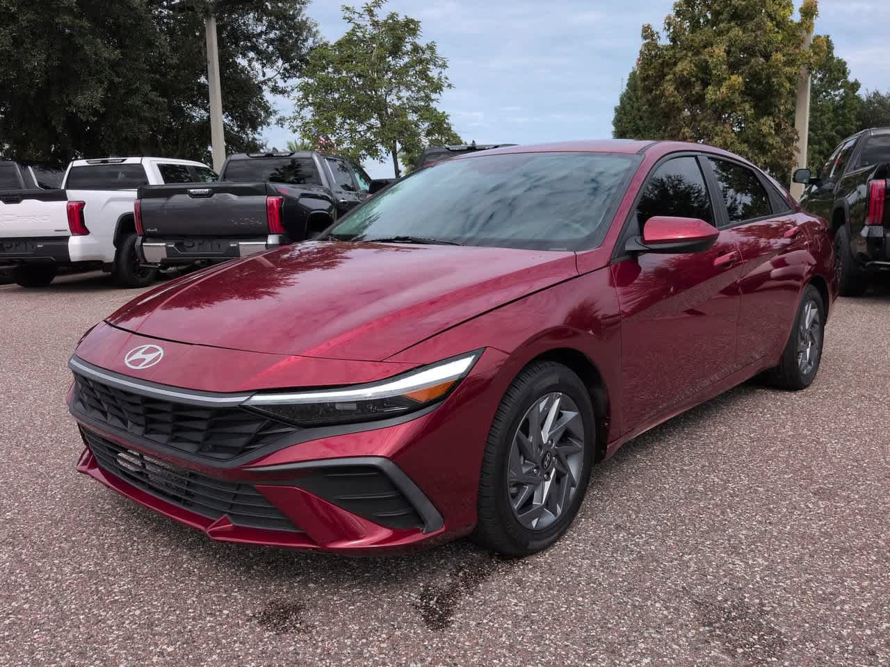 Used 2024 Hyundai Elantra Blue FWD image 2